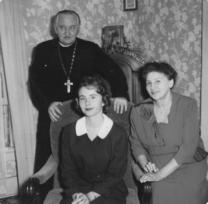 Afanasy, Emilia, and Kira. Benton Harbor, 1957